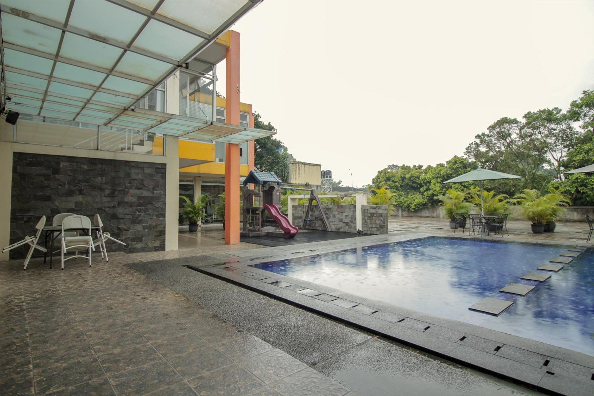 Collection O 295 Grha Ciumbuleuit Guest House Bandung Extérieur photo