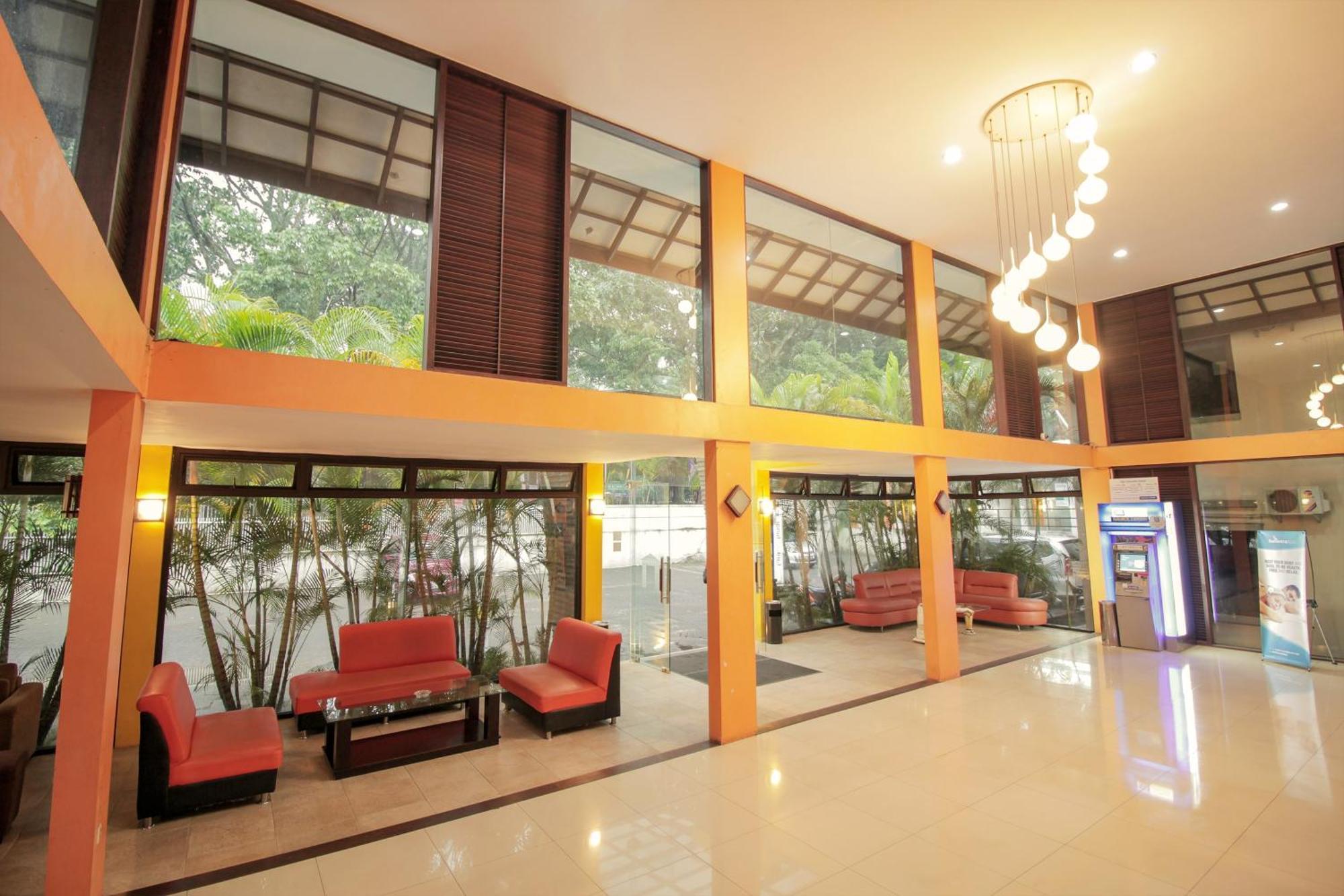 Collection O 295 Grha Ciumbuleuit Guest House Bandung Extérieur photo