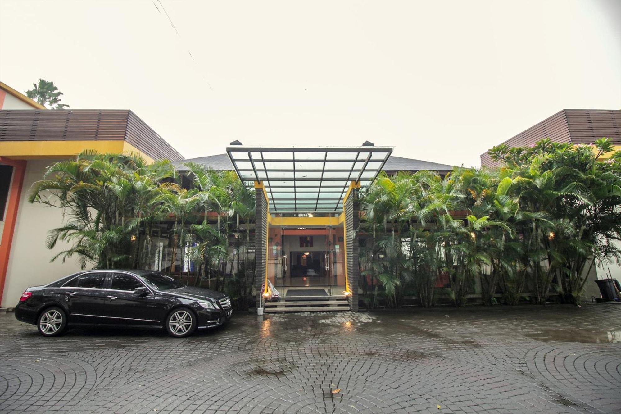 Collection O 295 Grha Ciumbuleuit Guest House Bandung Extérieur photo